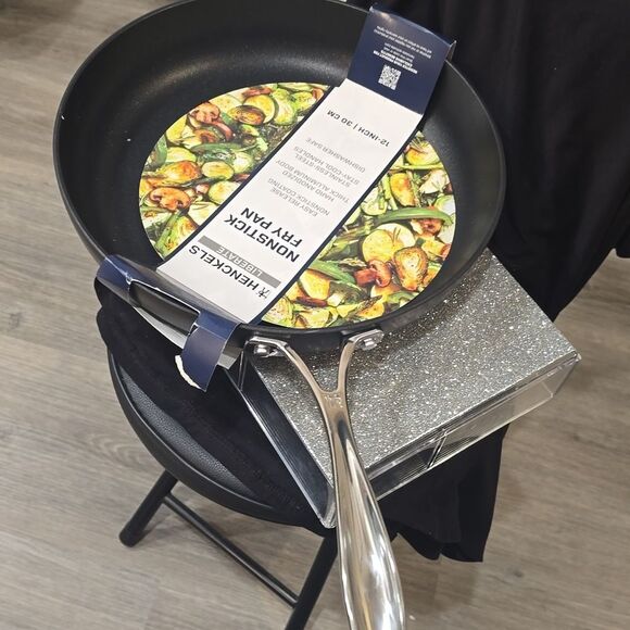 Henckels Liberate Non-Stick 12" Fry Pan - Picture 6 of 8